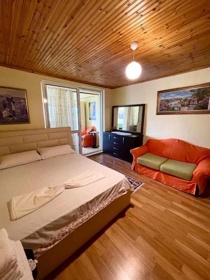 Blue Guesthouse Gjirokastra Kültér fotó