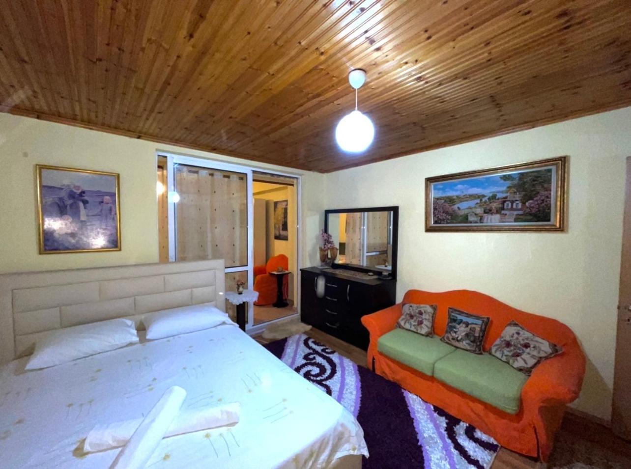 Blue Guesthouse Gjirokastra Kültér fotó