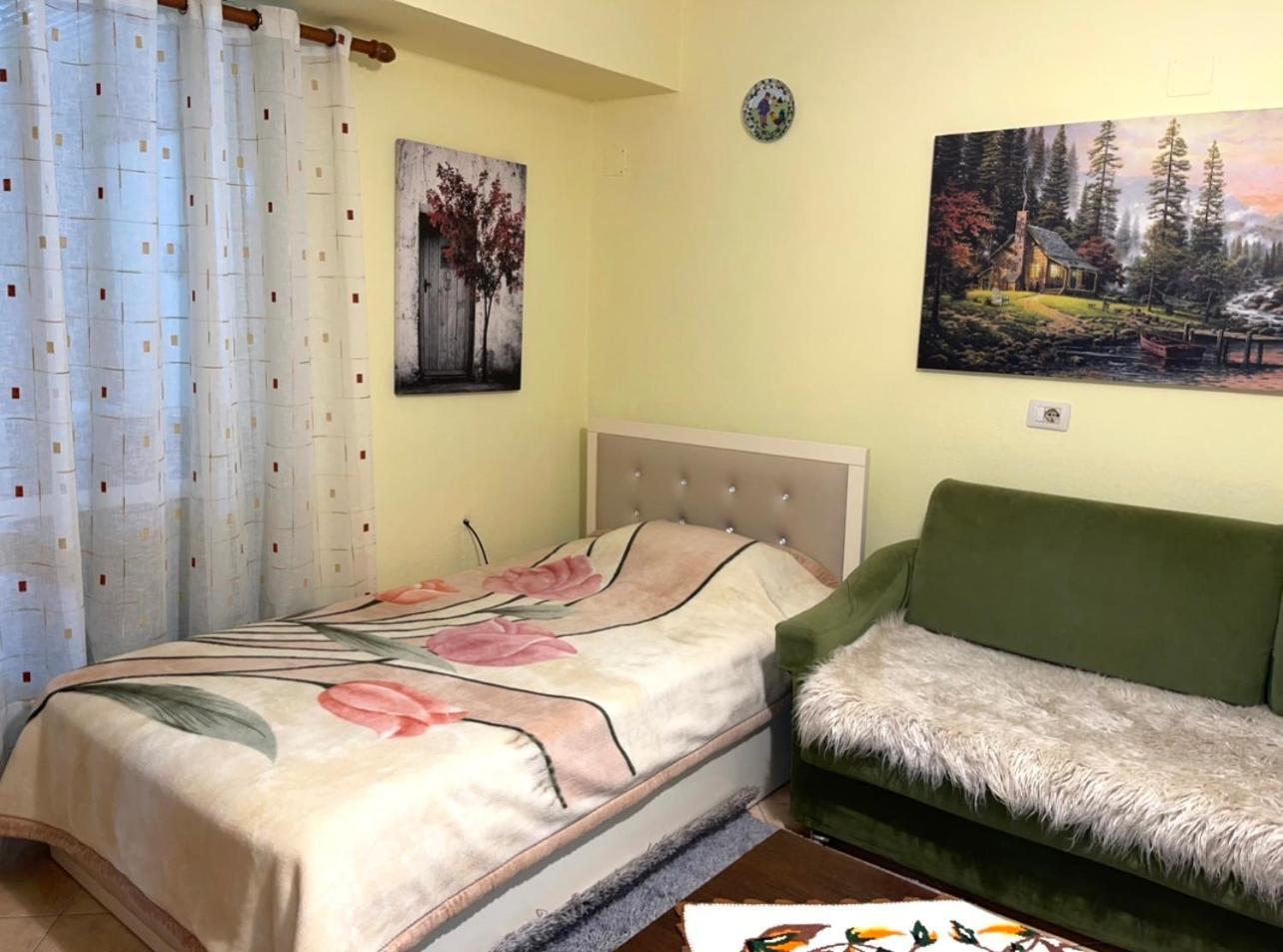 Blue Guesthouse Gjirokastra Kültér fotó